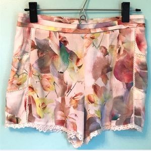 Willow & Clay Colorful Watercolor Flower Shorts M